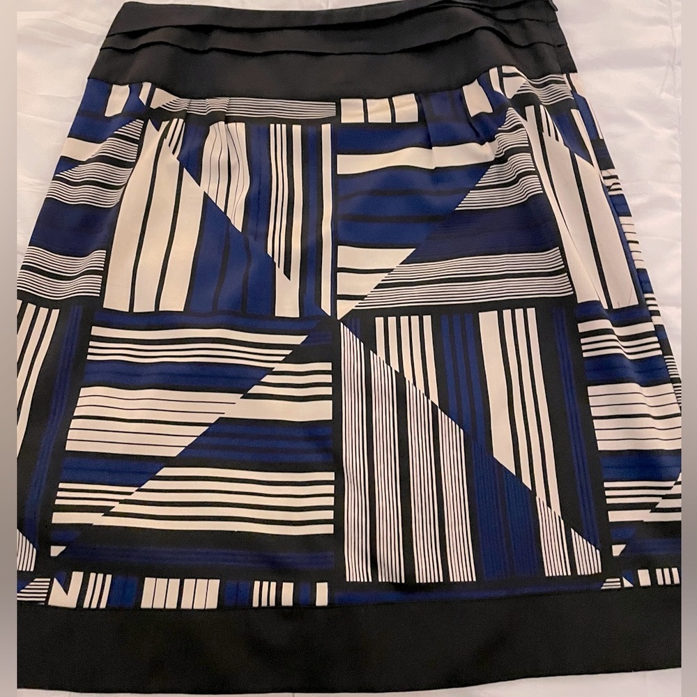 Elegant Geometric Print Skirt Black Pleated Waist & Black strip at bottom edge
